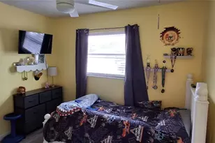 6944 Buhrley Terrace N, Saint Petersburg, FL 33709 - Photo 25