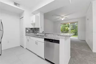 17112 Carrington Park Dr, Tampa, FL 33647 - Photo 7