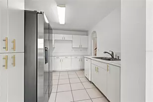 4176 Brentwood Park Cir, Tampa, FL 33624 - Photo 13