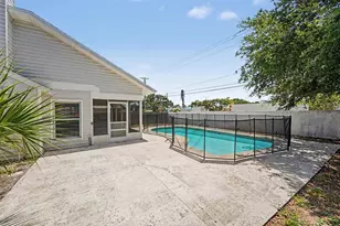 9160 136th Way, Seminole, FL 33776 - Photo 27