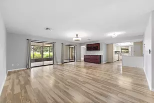 1409 Langley Dr, Sun City Center, FL 33573 - Photo 7