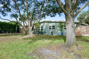 3280 56th Way N, Saint Petersburg, FL 33710 - Photo 3
