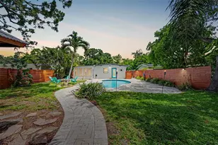 860 86th Ave N, Saint Petersburg, FL 33702 - Photo 3