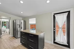 860 86th Ave N, Saint Petersburg, FL 33702 - Photo 17