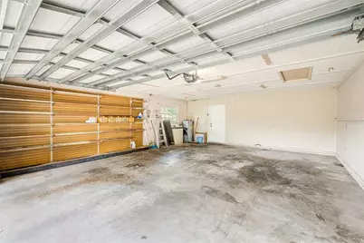 911 Woodcliff Avenue, Tampa, FL 33613 - Photo 27