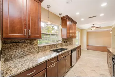 911 Woodcliff Avenue, Tampa, FL 33613 - Photo 11