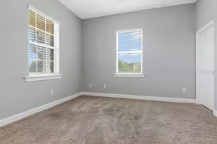 8703 Alafia Hills Dr, Plant City, FL 33567 - Photo 9