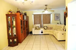 8002 Woodvine Pl, Tampa, FL 33615 - Photo 9