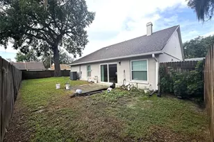 2042 Shadow Pine Dr, Brandon, FL 33511 - Photo 23