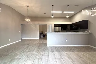 2042 Shadow Pine Dr, Brandon, FL 33511 - Photo 11