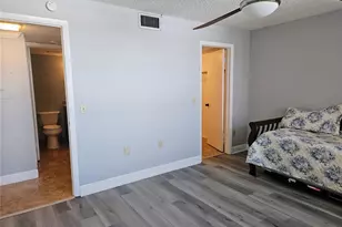 7600 Sun Island Dr S, South Pasadena, FL 33707 - Photo 25