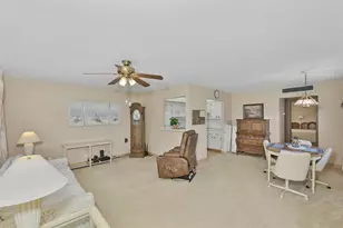 1811 Bedford Ln, Sun City Center, FL 33573 - Photo 31