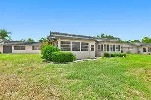 1811 Bedford Ln, Sun City Center, FL 33573 - Photo 11