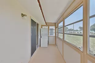 1811 Bedford Ln, Sun City Center, FL 33573 - Photo 7