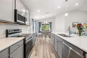 35542 Bellington Blvd, Zephyrhills, FL 33541 - Photo 15