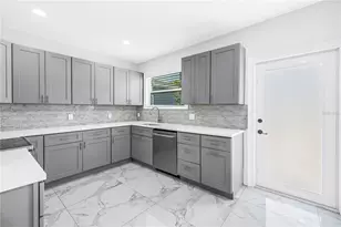 1827 16th St S, Saint Petersburg, FL 33705 - Photo 5