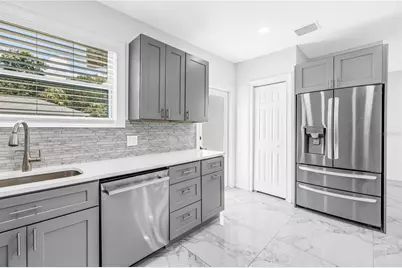 1827 16th Street S, Saint Petersburg, FL 33705 - Photo 3
