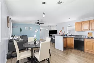 11535 Leanne Walk, Tampa, FL 33637 - Photo 9