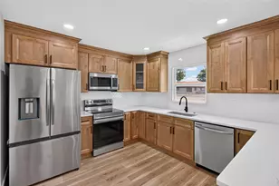 106 Melody Ln, Largo, FL 33771 - Photo 9