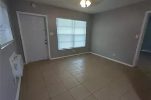 419 Pineapple St, Tarpon Springs, FL 34689 - Photo 3