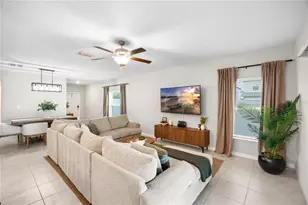 4702 Ron Eddie Pl, Tampa, FL 33619 - Photo 11