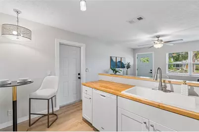 4001 W Rogers Avenue, Tampa, FL 33611 - Photo 11