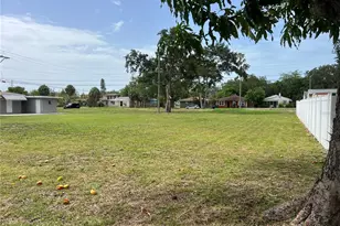 526 14th Ave S, Saint Petersburg, FL 33701 - Photo 3