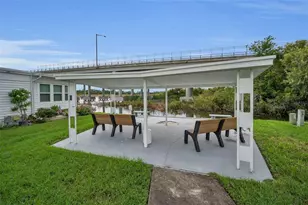 10539 Tahitian Ln, Largo, FL 33773 - Photo 23