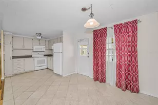 10539 Tahitian Ln, Largo, FL 33773 - Photo 7
