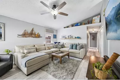 13504 Padron Court, Riverview, FL 33579 - Photo 3