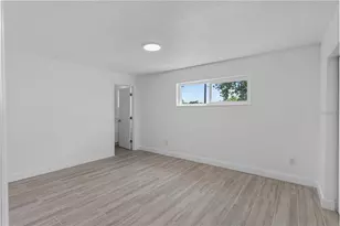 8201 Riverside Dr NE, Saint Petersburg, FL 33702 - Photo 19