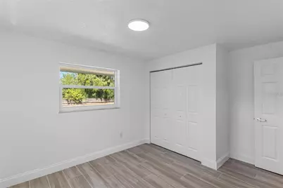 8201 Riverside Drive NE, Saint Petersburg, FL 33702 - Photo 11
