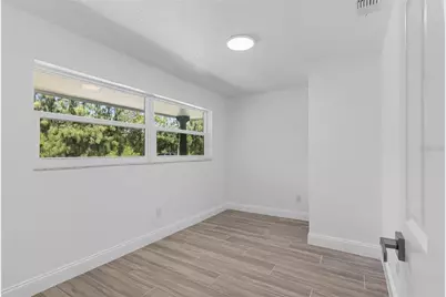 8201 Riverside Drive NE, Saint Petersburg, FL 33702 - Photo 9