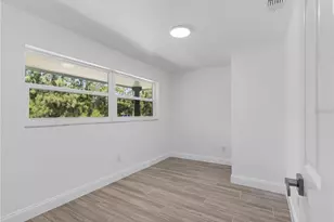 8201 Riverside Dr NE, Saint Petersburg, FL 33702 - Photo 9