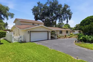 701 58th Ave S, Saint Petersburg, FL 33705 - Photo 3