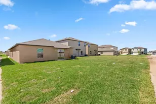 7110 Amelia Cove Ct, Sun City Center, FL 33573 - Photo 13