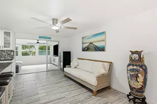 601 Shore Dr E, Oldsmar, FL 34677 - Photo 9