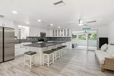 601 Shore Drive E, Oldsmar, FL 34677 - Photo 3