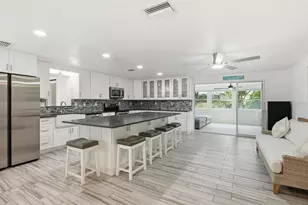 601 Shore Dr E, Oldsmar, FL 34677 - Photo 3