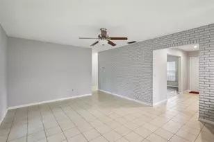 3718 Sand Pebble Dr, Valrico, FL 33596 - Photo 7