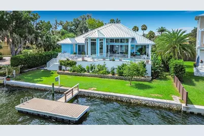 838 SW Kings Bay Drive, Crystal River, FL 34429 - Photo 1