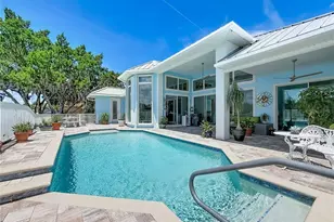 838 SW Kings Bay Dr, Crystal River, FL 34429 - Photo 5