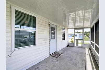 39032 Ola Avenue, Zephyrhills, FL 33542 - Photo 3