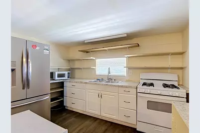 39032 Ola Avenue, Zephyrhills, FL 33542 - Photo 9