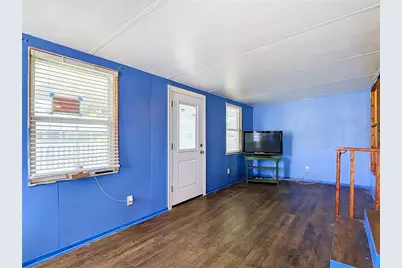 39032 Ola Avenue, Zephyrhills, FL 33542 - Photo 5