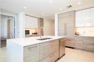 301 1st St S, Saint Petersburg, FL 33701 - Photo 5