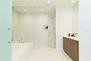 301 1st St S, Saint Petersburg, FL 33701 - Photo 17