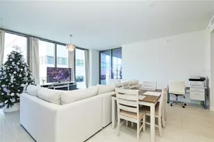 301 1st St S, Saint Petersburg, FL 33701 - Photo 11