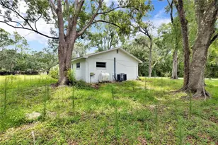 11916 Davis Rd, Tampa, FL 33637 - Photo 9