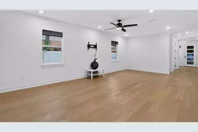 5818 1/2 6th Street, Tampa, FL 33611 - Photo 9